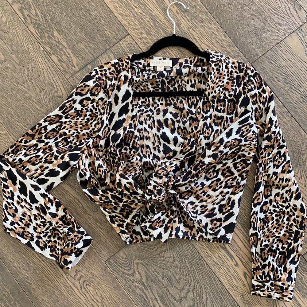 Vici collection leopard tie and button up top